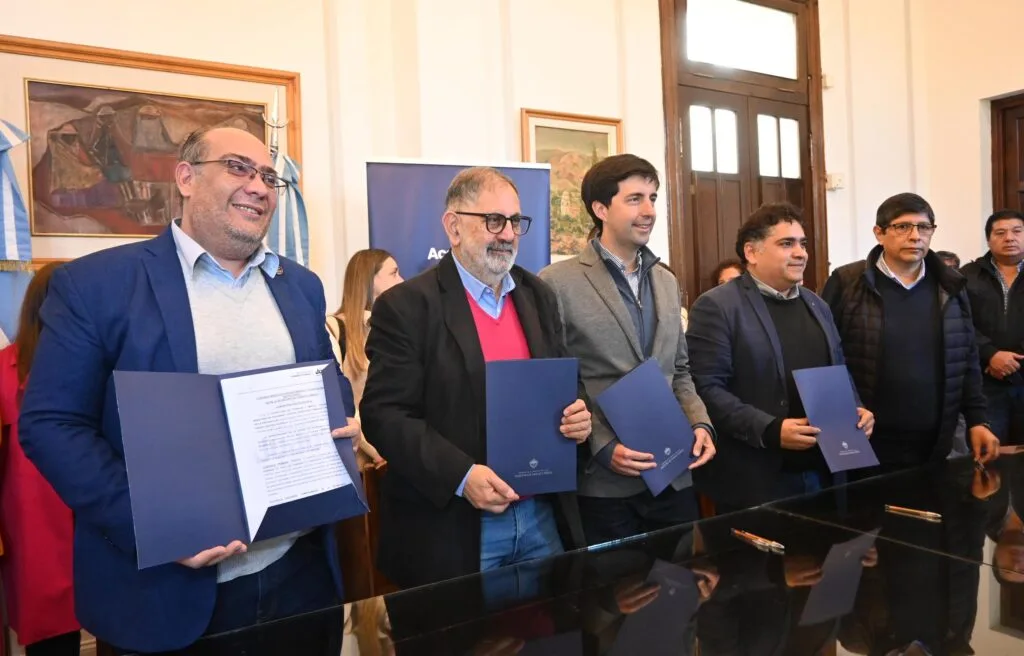 San Salvador de Jujuy firmó convenio para potenciar el empleo local