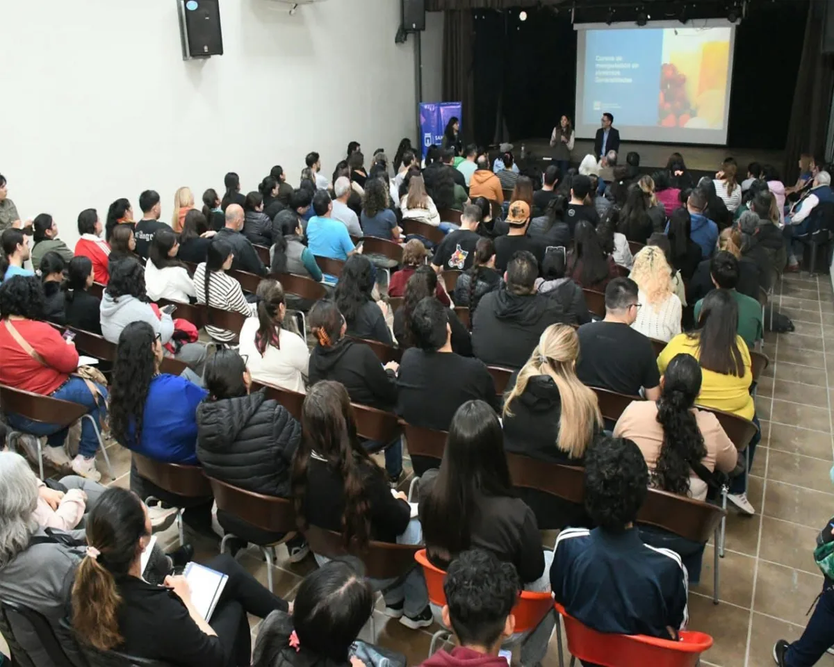 Capacitación para emprendedores en la Casa de la Cultura