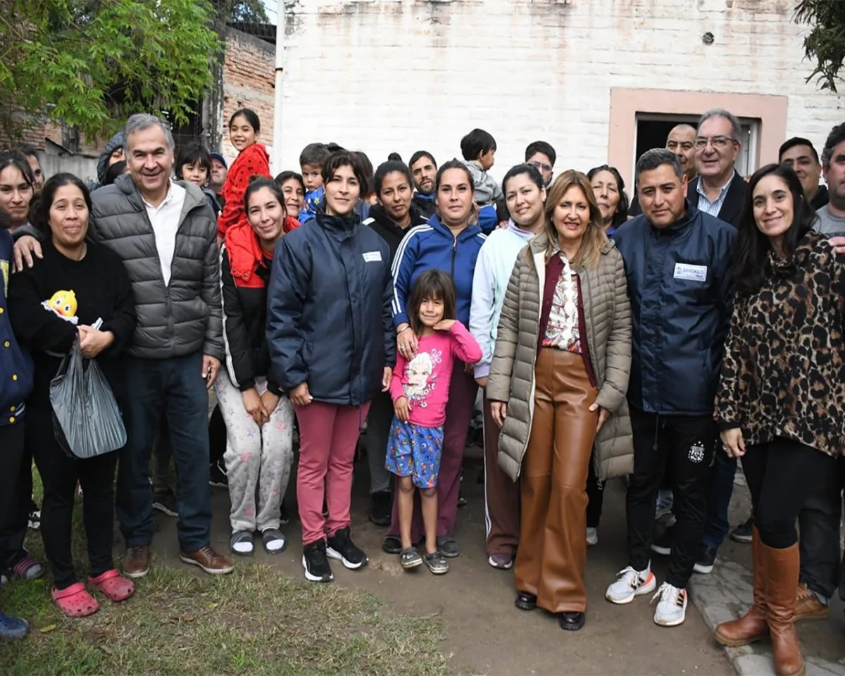 Fuentes visitó el comedor comunitario en Barrio Tarapaya