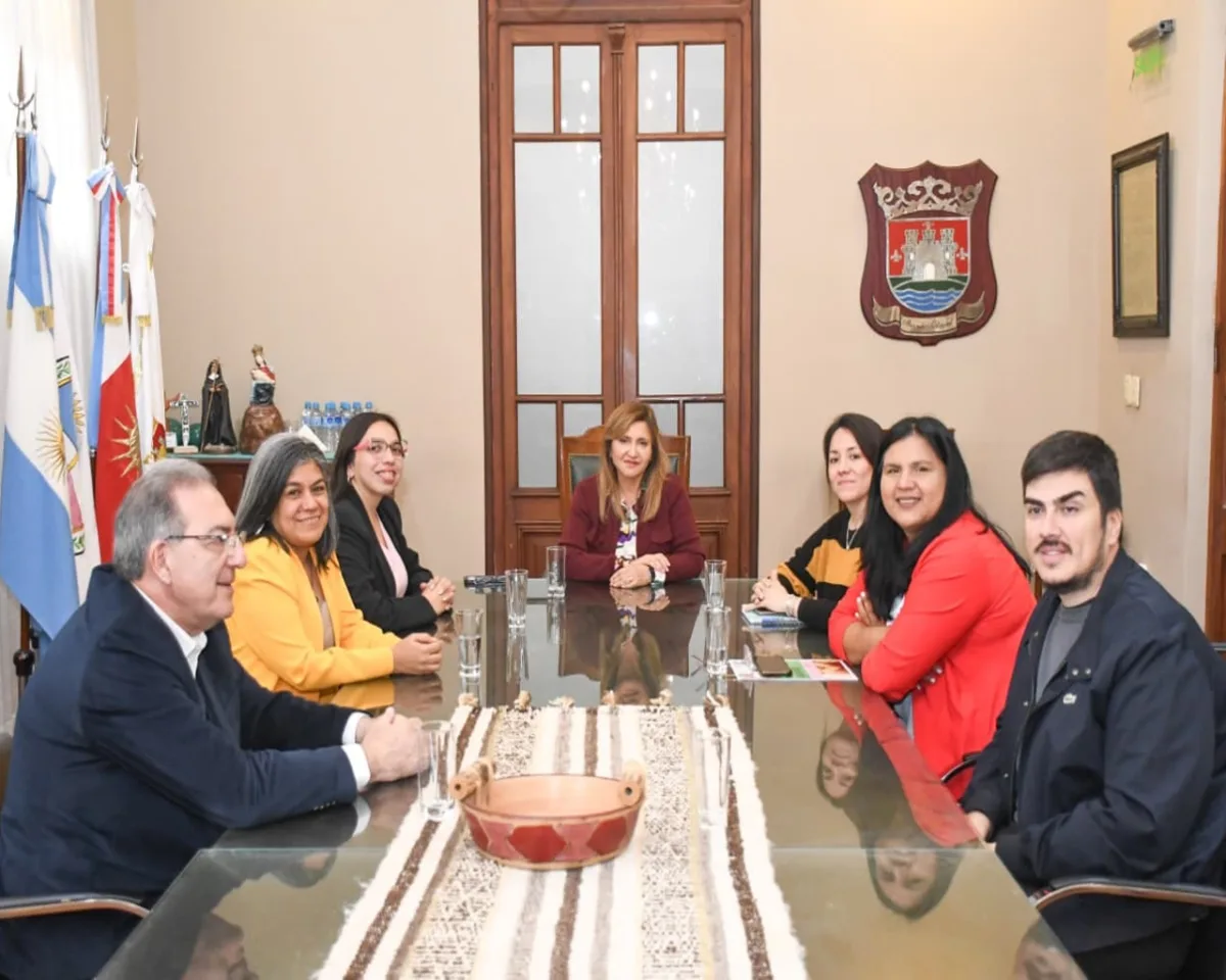 La intendente dialogó con Ni Una Menos sobre políticas de género