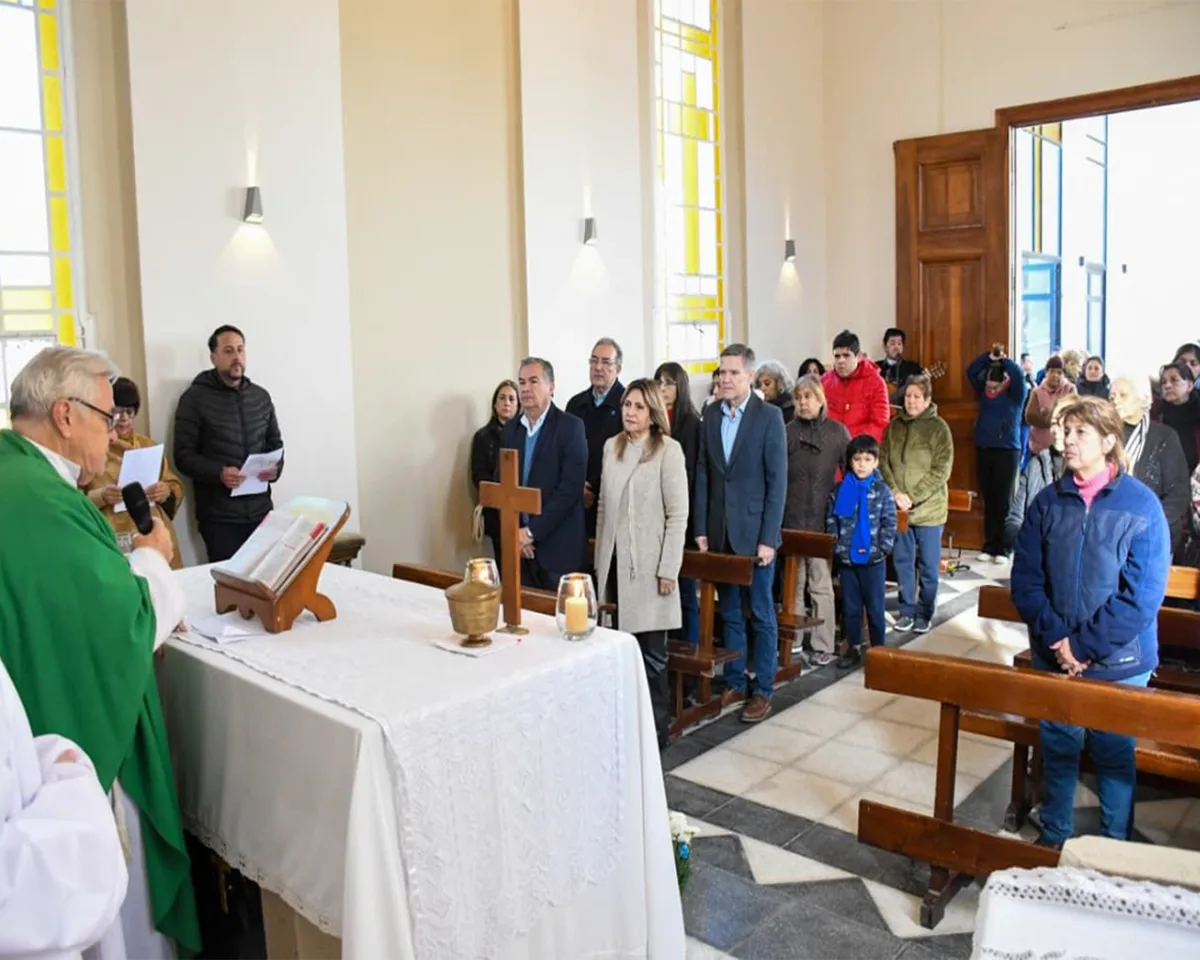 La Piedad celebró el Día del Padre con misa y ofrenda floral