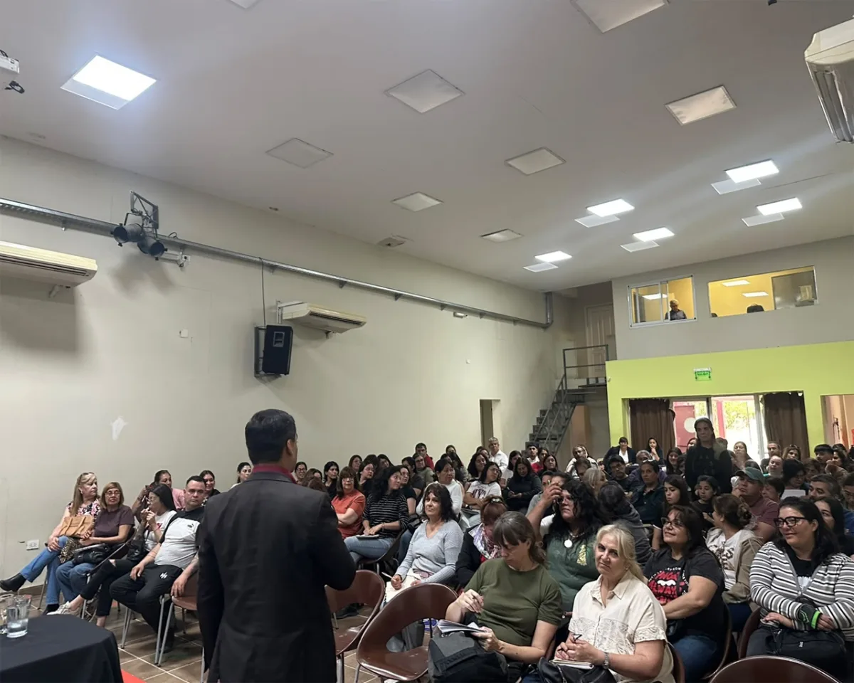 Más de 100 emprendedores iniciaron un ciclo de capacitación
