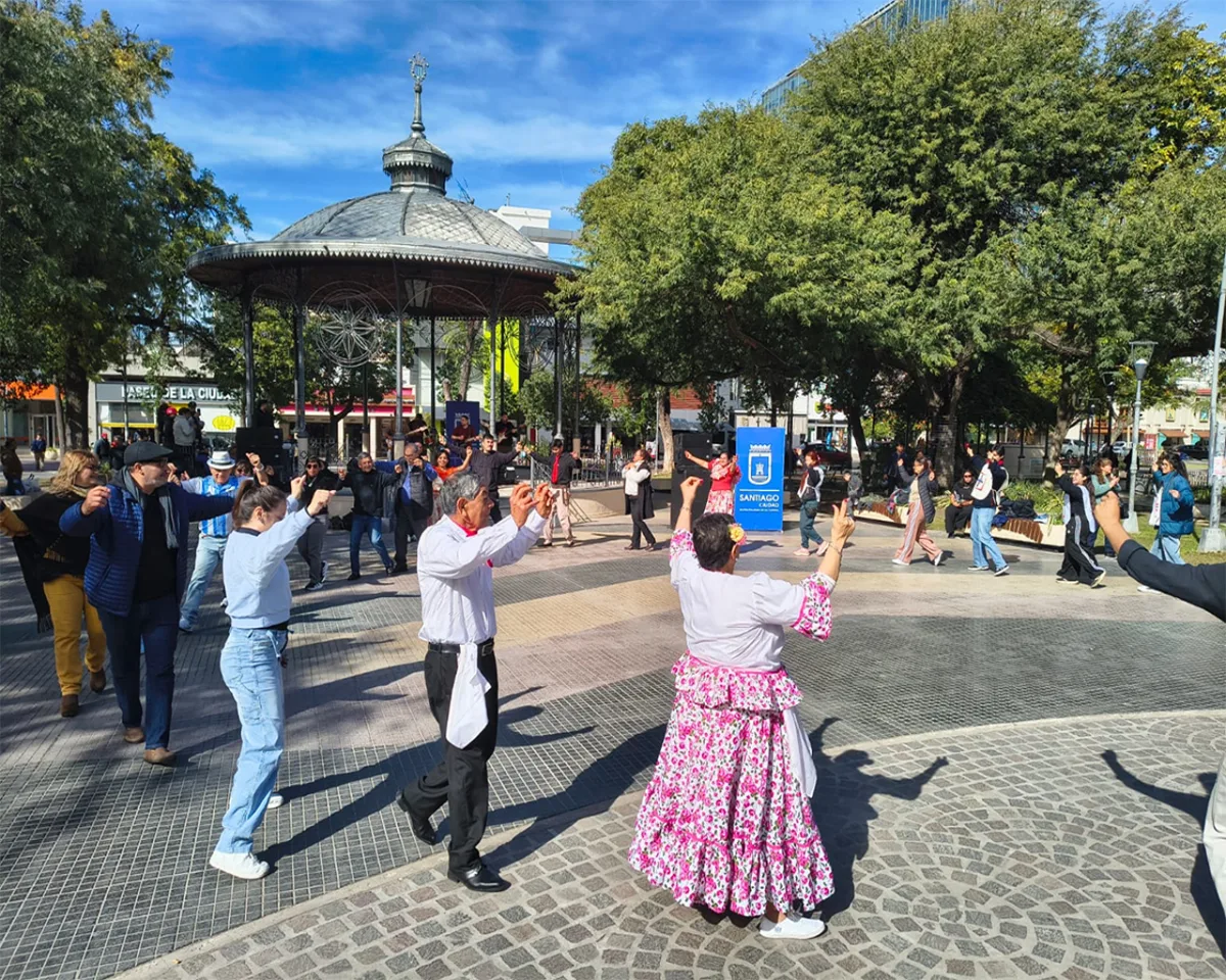 Música y baile en la Plaza Libertad con 'Folclore en la Plaza'