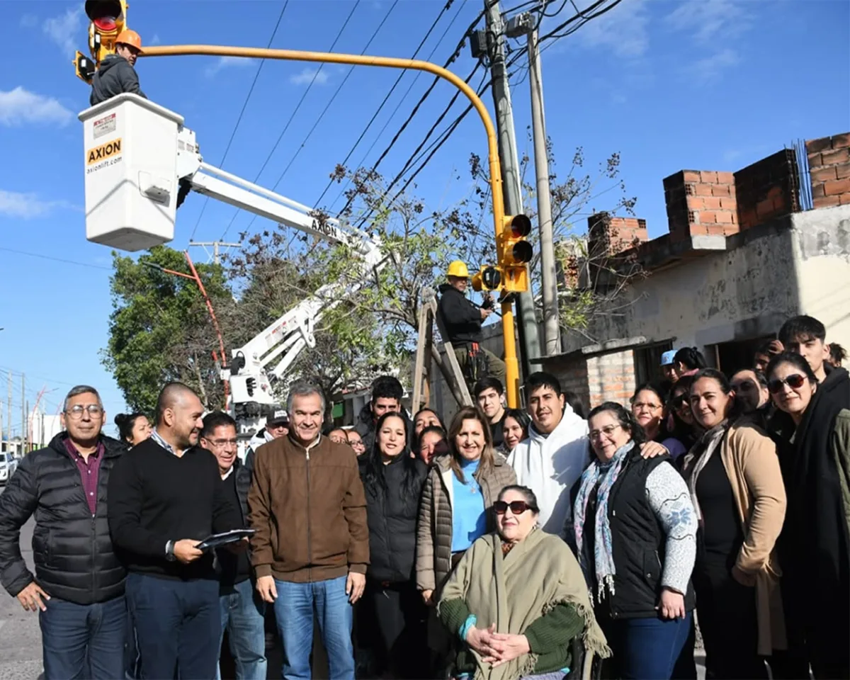 Nueva instalación de semáforos mejorará la seguridad vial en la ciudad