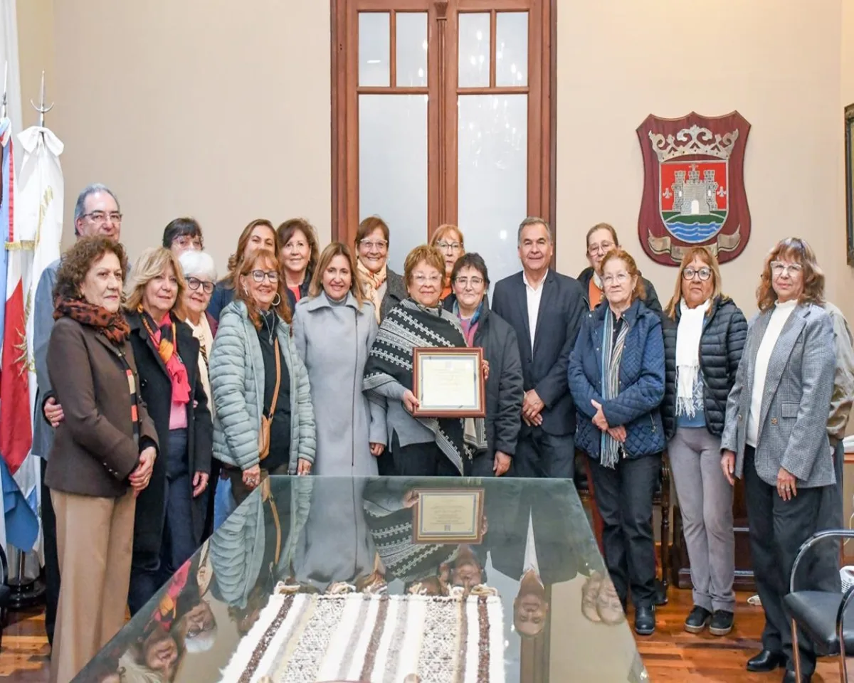 Reconocimiento a ex presidenta del Centro de Jubilados América del Sur
