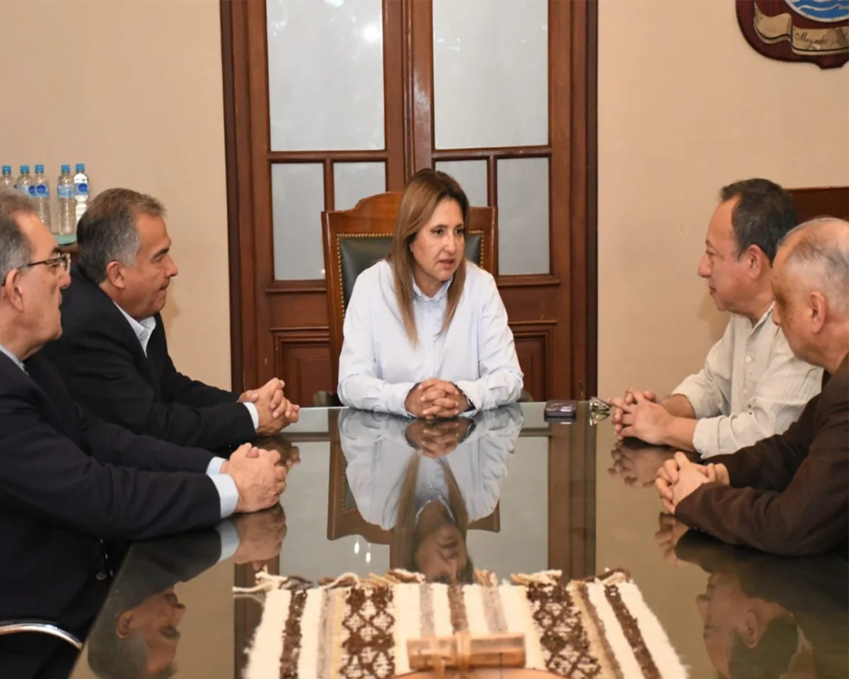 Reunión de la intendente Fuentes con referentes de Derechos Humanos