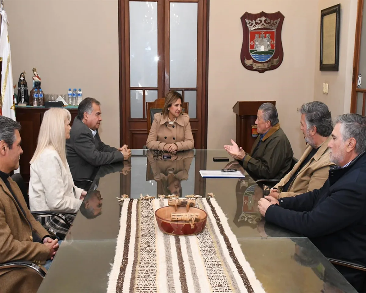 Reunión del Golf Club con la intendente para potenciar el deporte