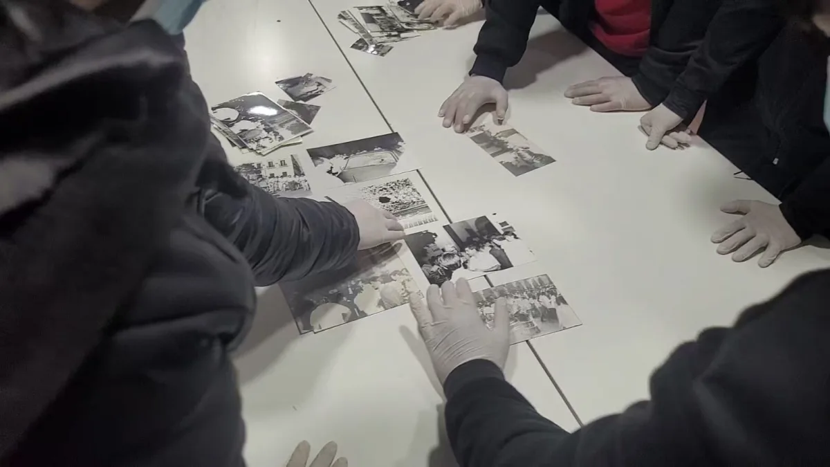 Estudiantes del ISEF visitaron la Hemeroteca Municipal para investigar