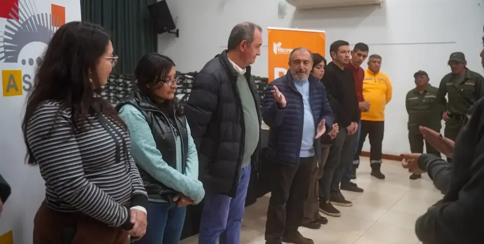 Recreo entregó indumentaria de invierno a trabajadores municipales