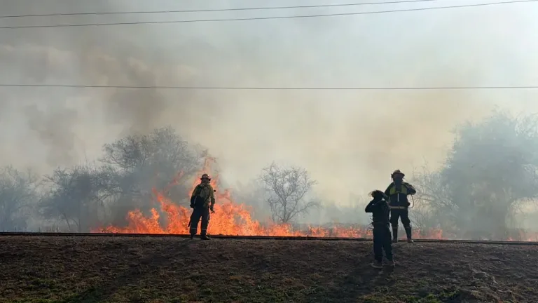 Alertan sobre vientos fuertes y riesgo de incendios en la región