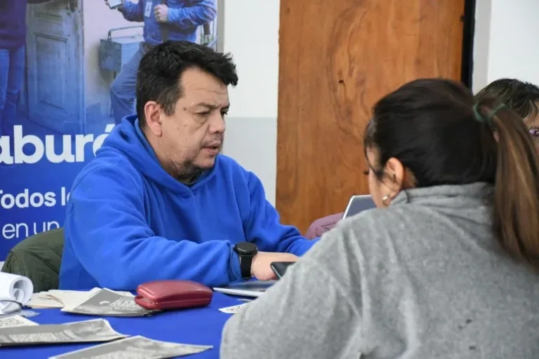 Asesoramiento sobre "Laburá Ya" llega a más barrios de la ciudad