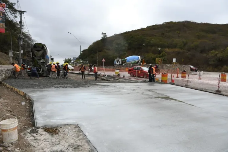 Avanza la obra de acceso al cerro San Bernardo