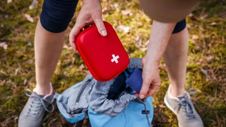 Capacitación en primeros auxilios en la montaña para residentes