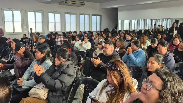 Capacitación para docentes sobre salud mental juvenil