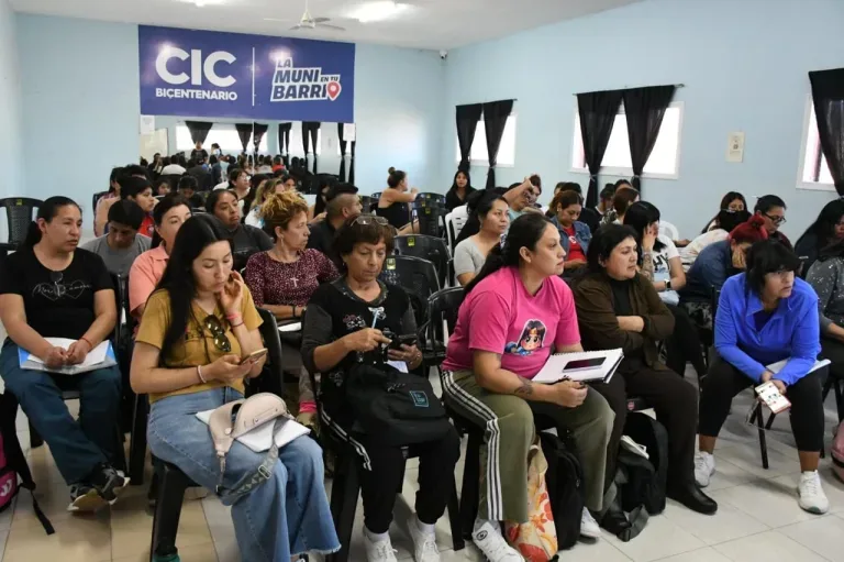 Comenzaron las clases de Diseño y Decoración en el CIC de Bicentenario