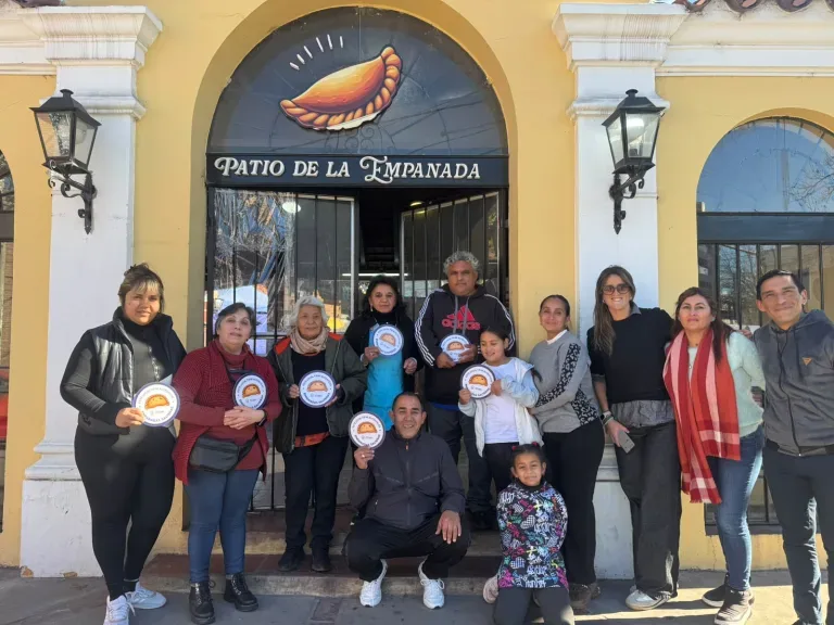 El municipio ofrece clases gratuitas de tango en Ciudad del Milagro