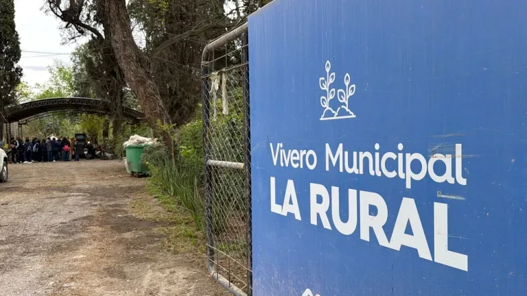 Estudiantes del Colegio 20 de Febrero visitaron el Vivero Municipal