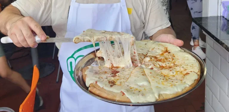 Exposición de juguetes del Servicio Penitenciario en Ituzaingó