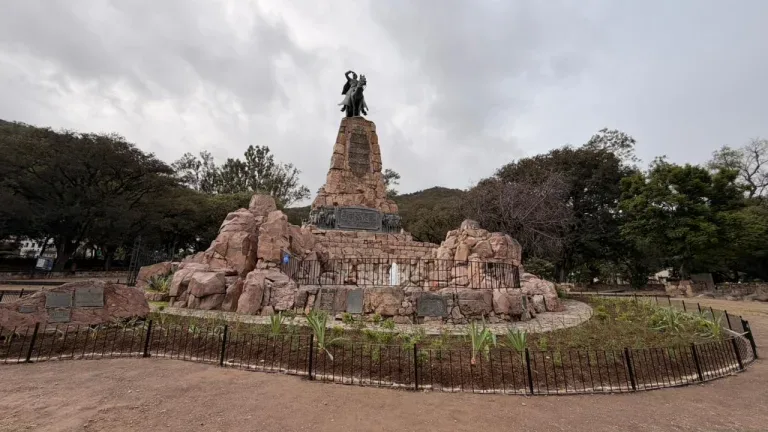 Finalizan las renovaciones del monumento a Güemes