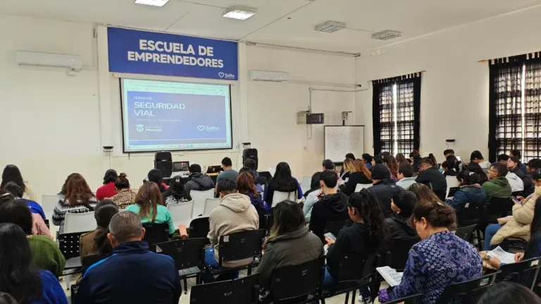 Inició el ciclo de clases teóricas en la Escuela de Manejo