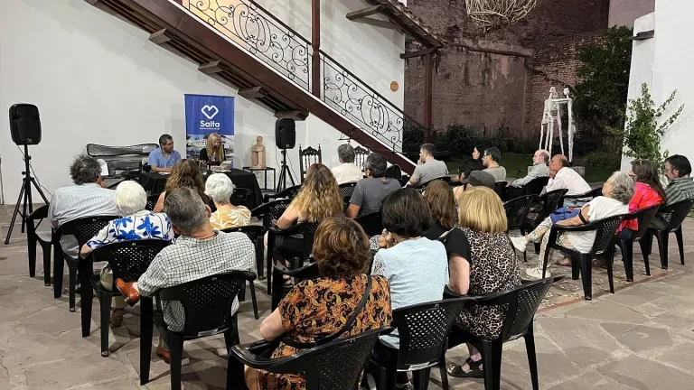 La Bitácora combina poesía y música en el Museo de la Ciudad
