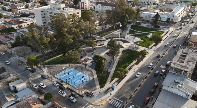 La renovada Plaza Evita ya está abierta al público