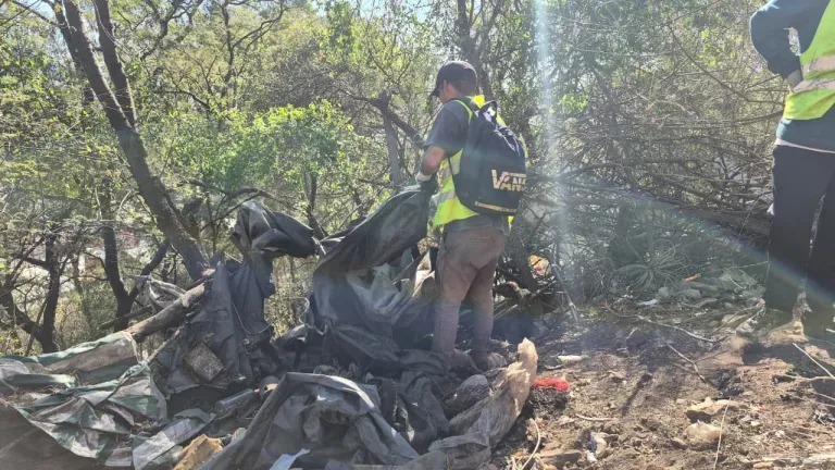 Limpieza de espacio público en Villa Las Rosas mejora la comunidad