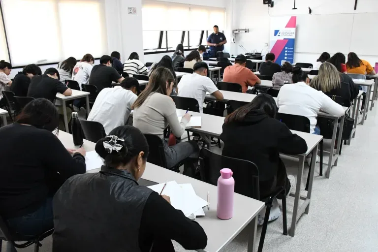 Nuevo curso de Primera Licencia en la UCASAL para estudiantes