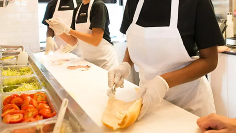 Oportunidad de empleo en cadena de comidas rápidas