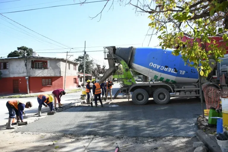 Recuperación de calzada en Aniceto Latorre mejora la seguridad vial