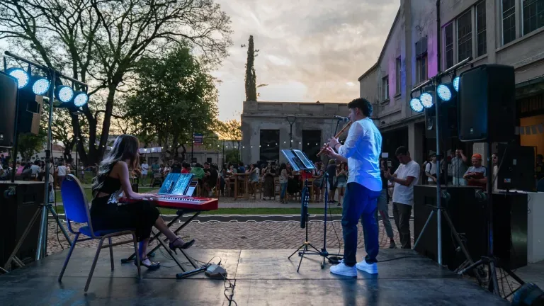 Se celebró el 75° aniversario de la Escuela Tomás Cabrera