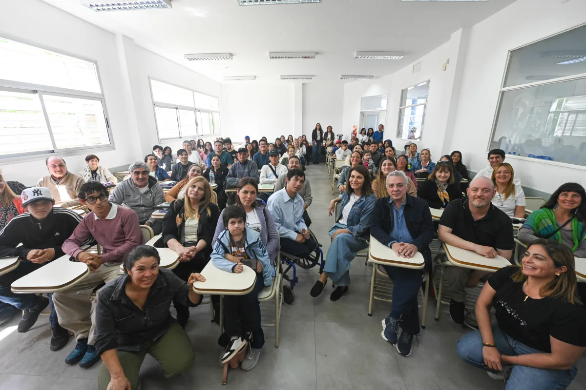 Julio Zamora en el CUT: “La educación es la columna vertebral de nuestra comunidad”