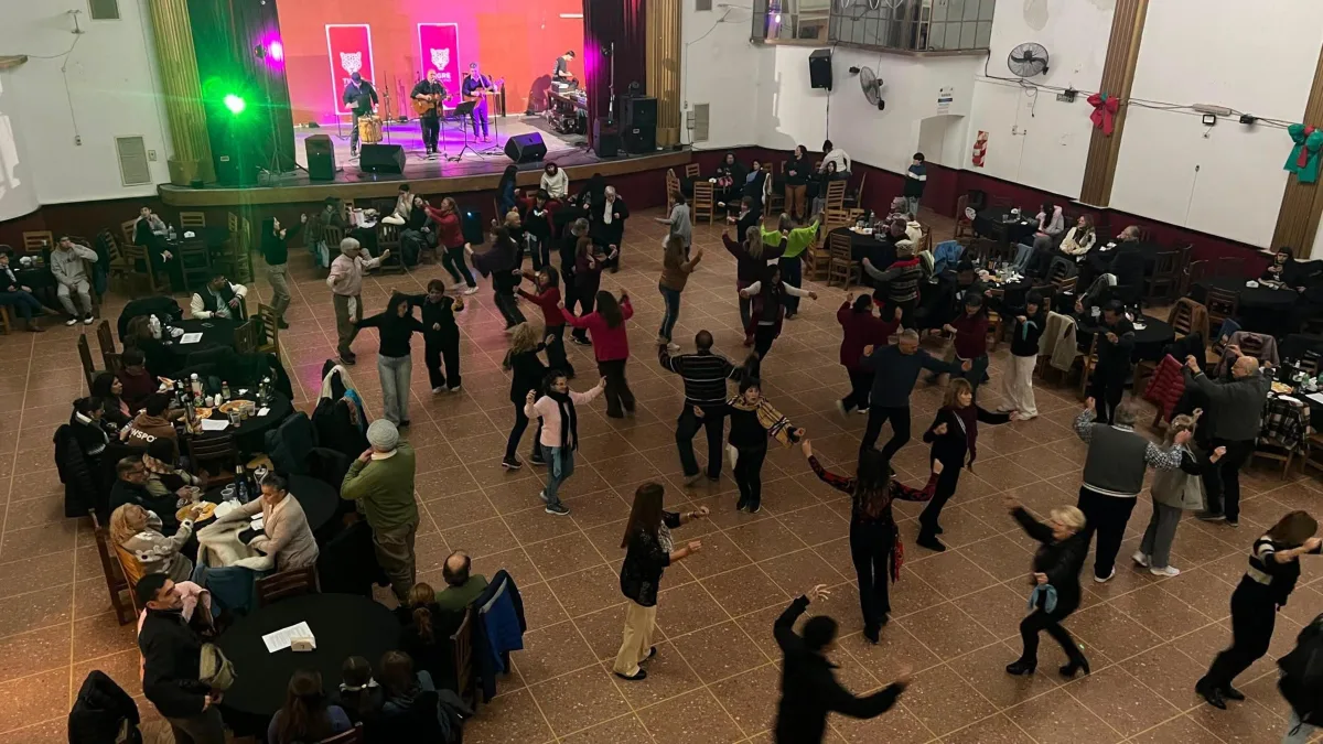 La Nocturna Peña reunió a vecinos en Tigre con baile y folclore
