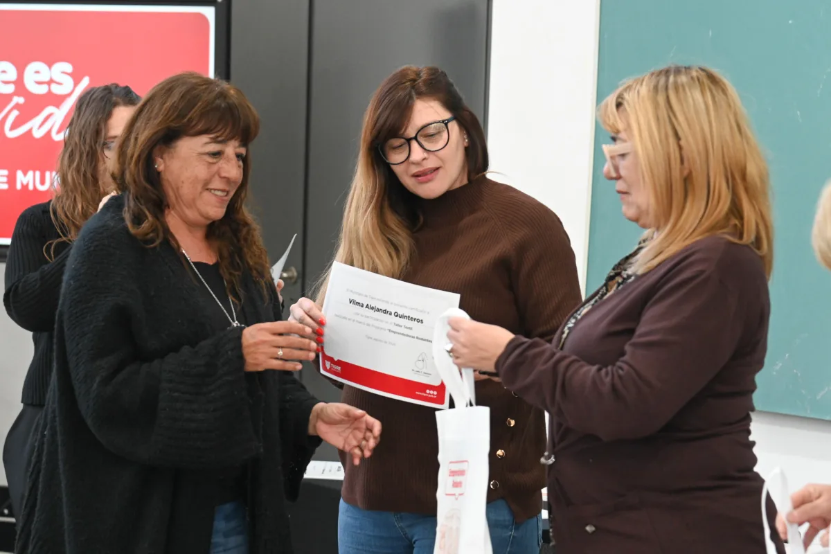 Más de 70 mujeres recibieron certificados en Tigre por su formación