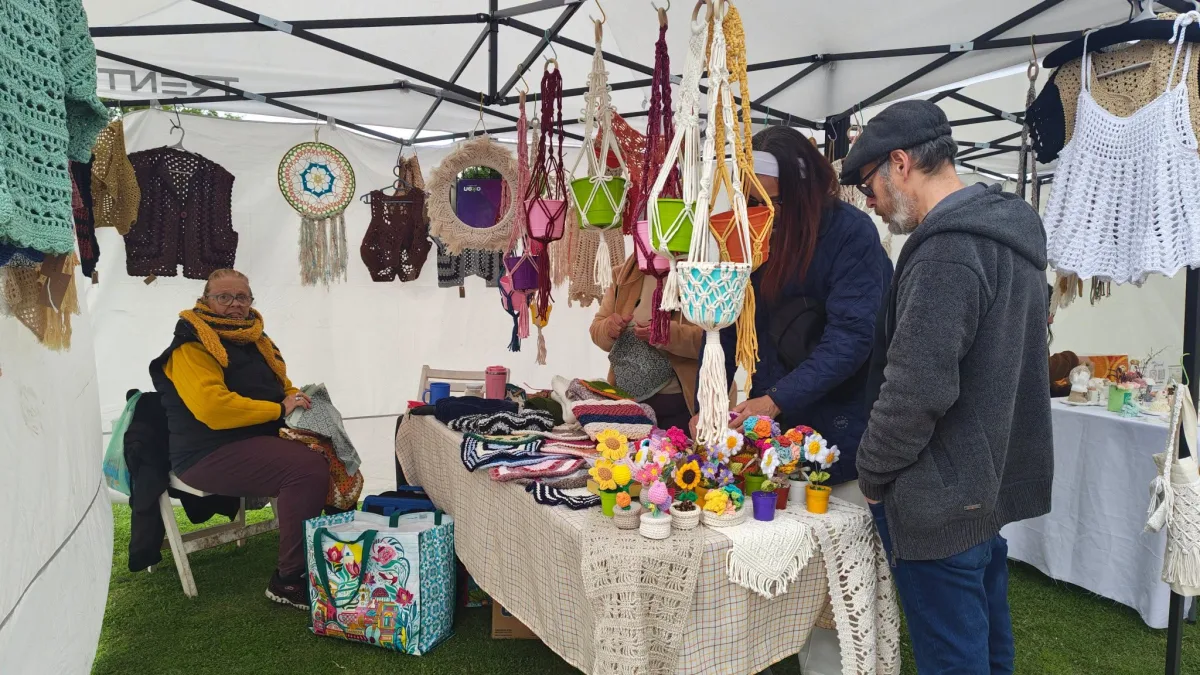 Nuevas clases de arte en los jardines del Concejo de Tigre