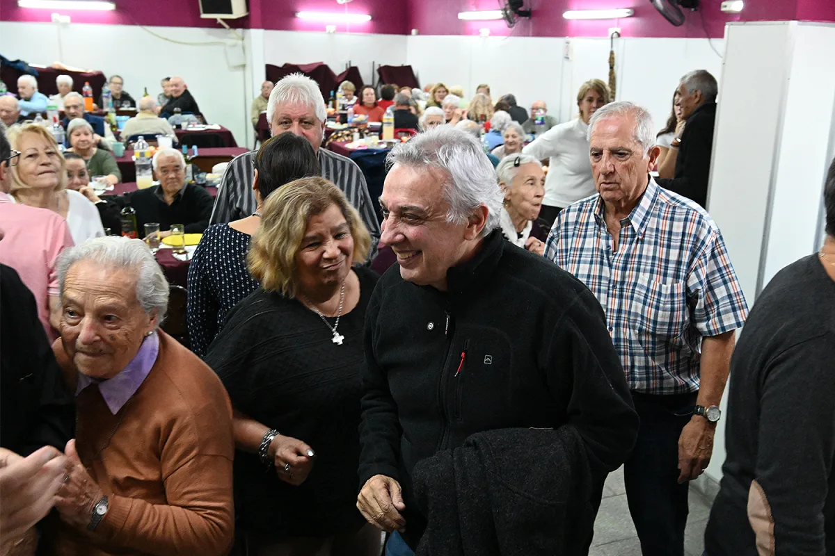 Recaudan fondos para mejorar el Centro de Jubilados en Tigre