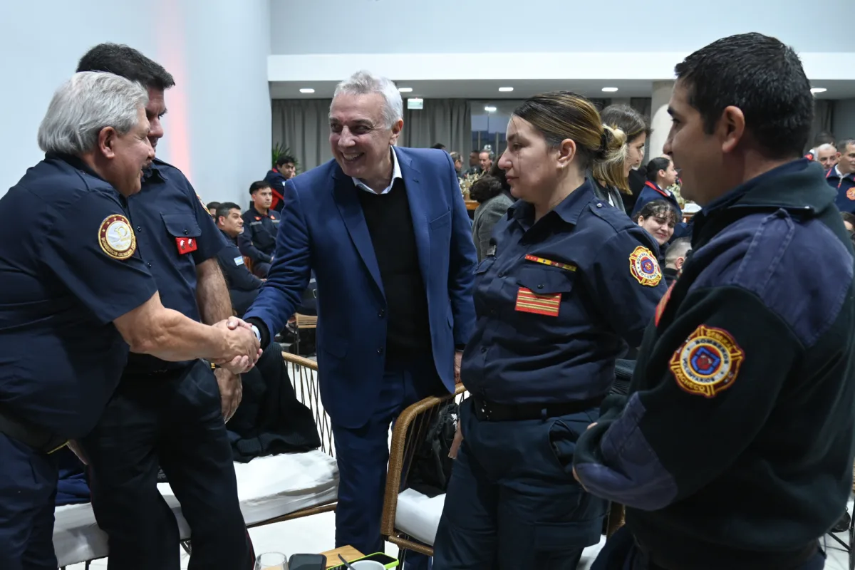 Reconocimiento a bomberos en el Día Nacional del Bombero Voluntario