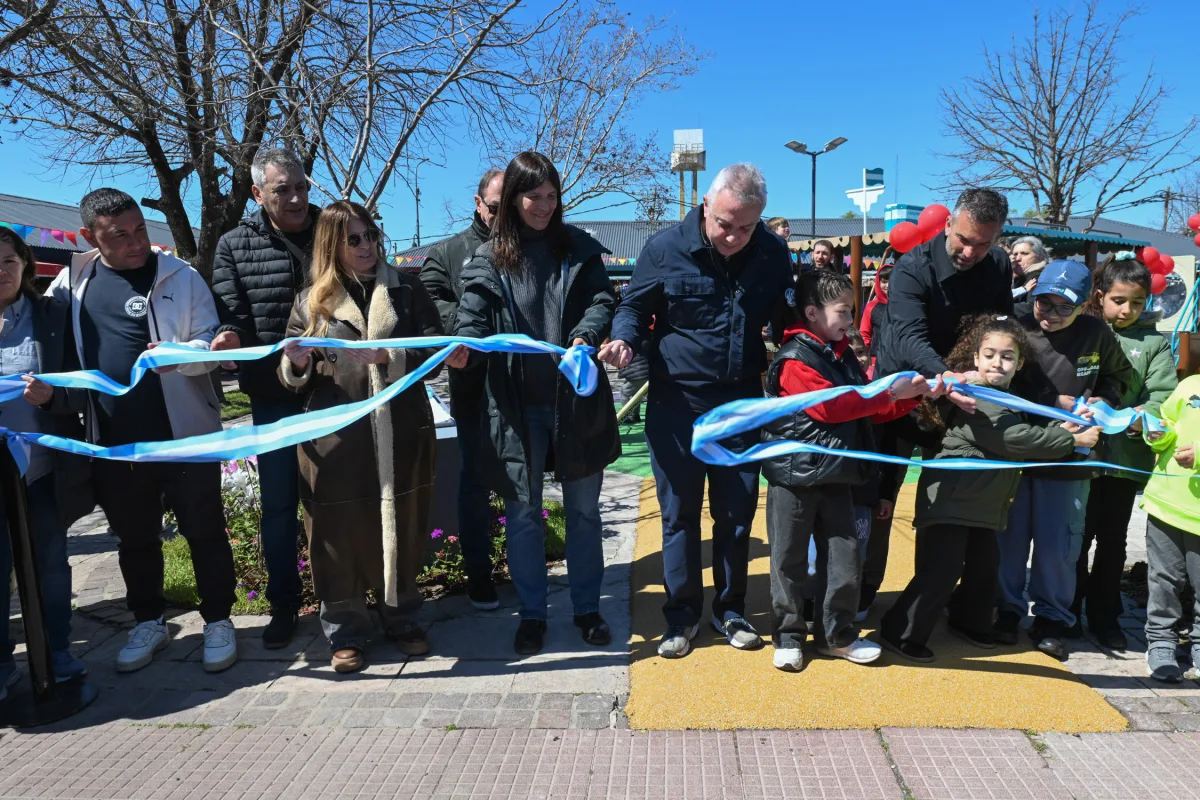 Reinauguración de la plaza Puerto de Frutos: nuevo espacio para familias