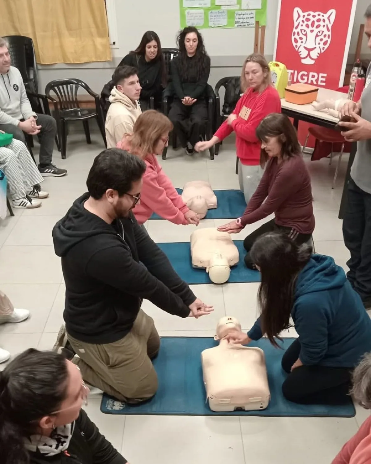 Tigre capacitó a vecinos en RCP y uso de desfibriladores