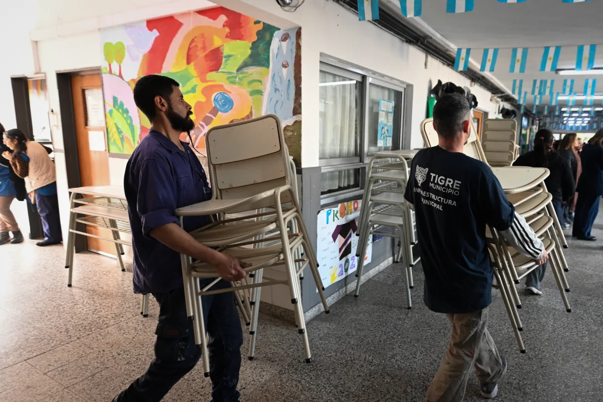 Tigre mejoró aulas con nuevo mobiliario en escuelas de Pacheco y El Talar