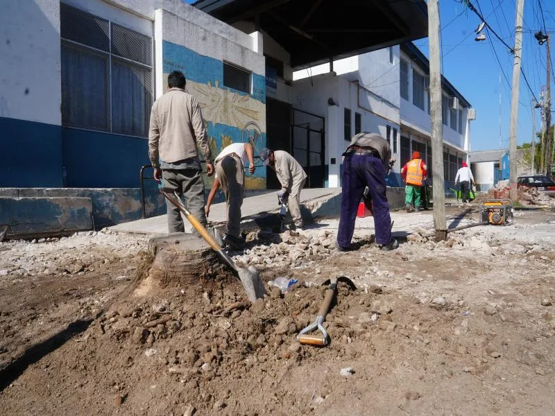 Avanza la renovación de veredas en Lomas de Zamora