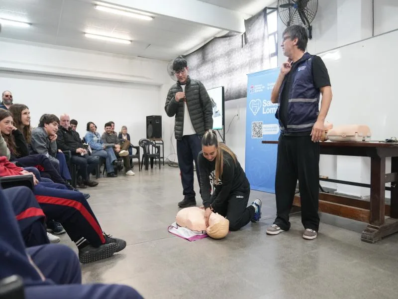 Capacitación en RCP para estudiantes del Instituto San Bonifacio