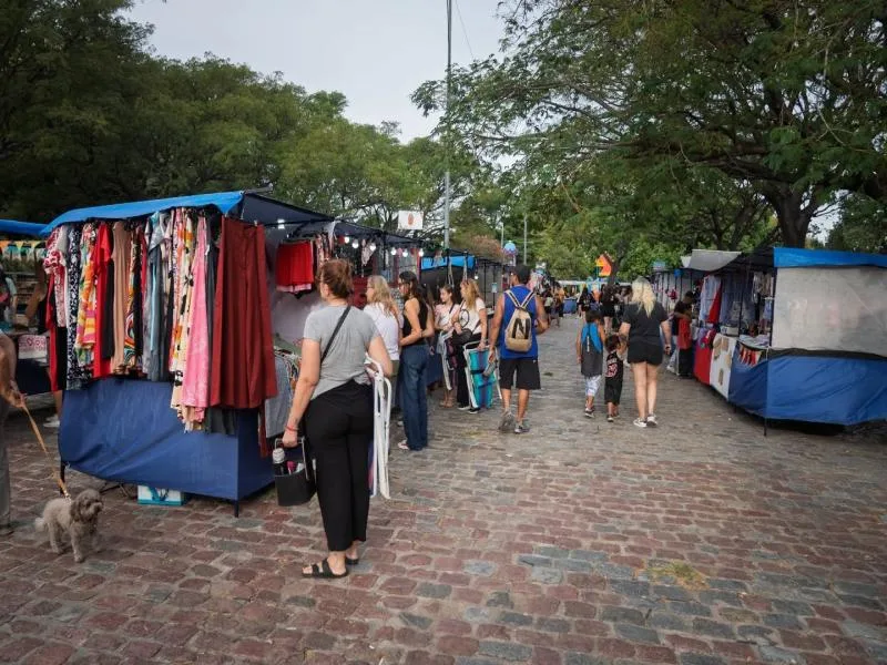 Ferias locales celebran el Día de la Madre en Lomas de Zamora