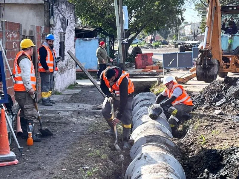 Inició obra de desagües en Fiorito para mejorar escurrimiento de aguas