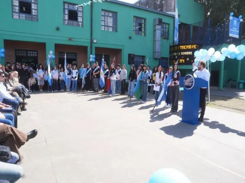 La Secundaria 84 de Llavallol se denomina ahora '16 de Septiembre'