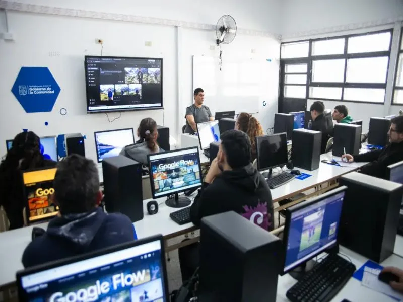 Más de 14 mil vecinos se capacitaron en Aprender Lomas