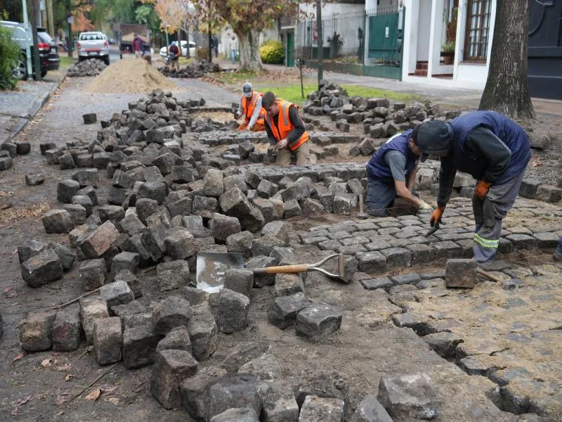 Mejoras en calles adoquinadas de Banfield y Lomas de Zamora