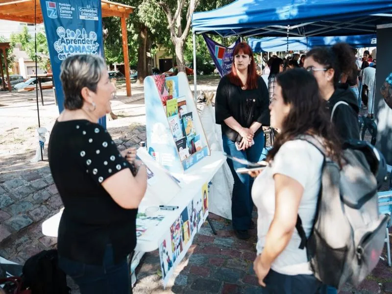 Oportunidades educativas en la Expo Aprender Lomas en Comunidad