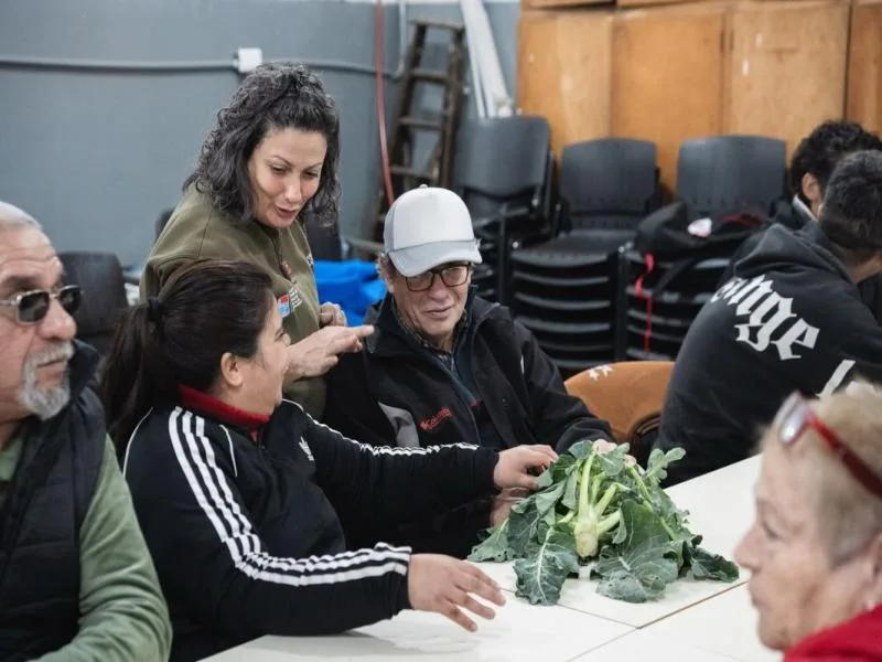 Taller de huerta agroecológica en el Centro para Personas con Discapacidad Visual