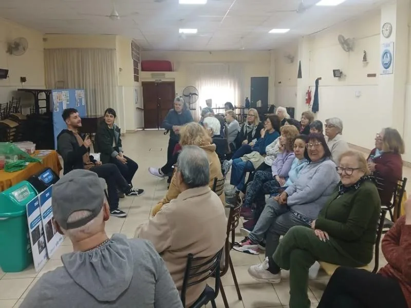 Talleres de reciclado en centros de jubilados de Lomas de Zamora